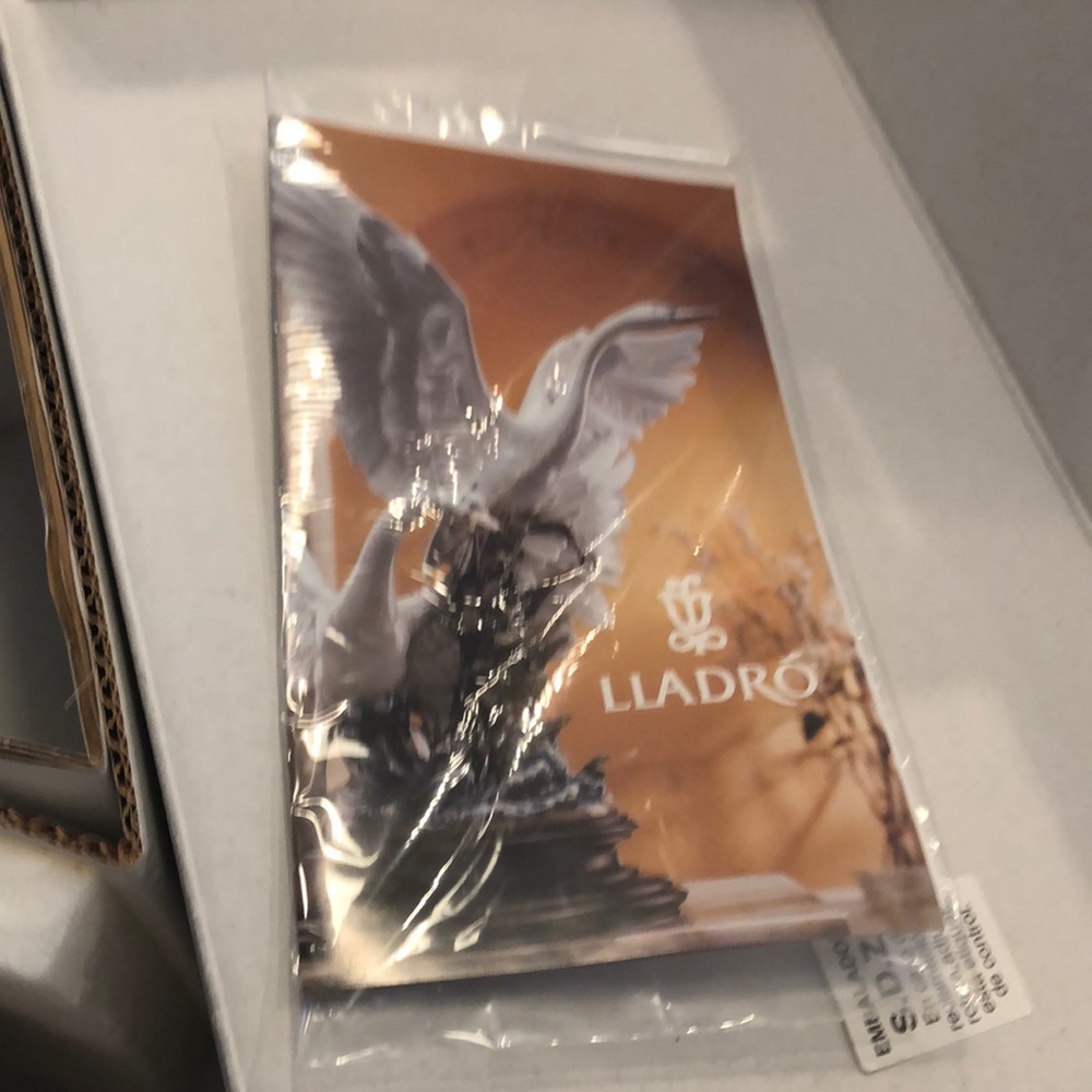 NIB Lladro A Wish Come True - Picture 2 of 3